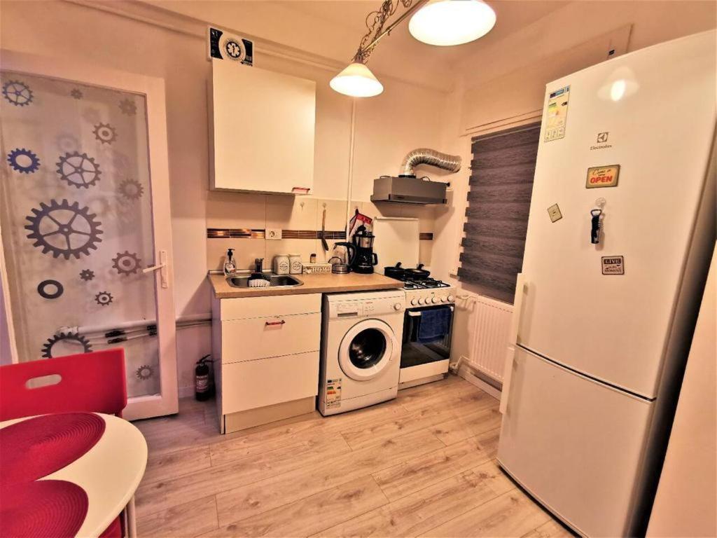 Luxury Piata Universitate Old Town Apartment *